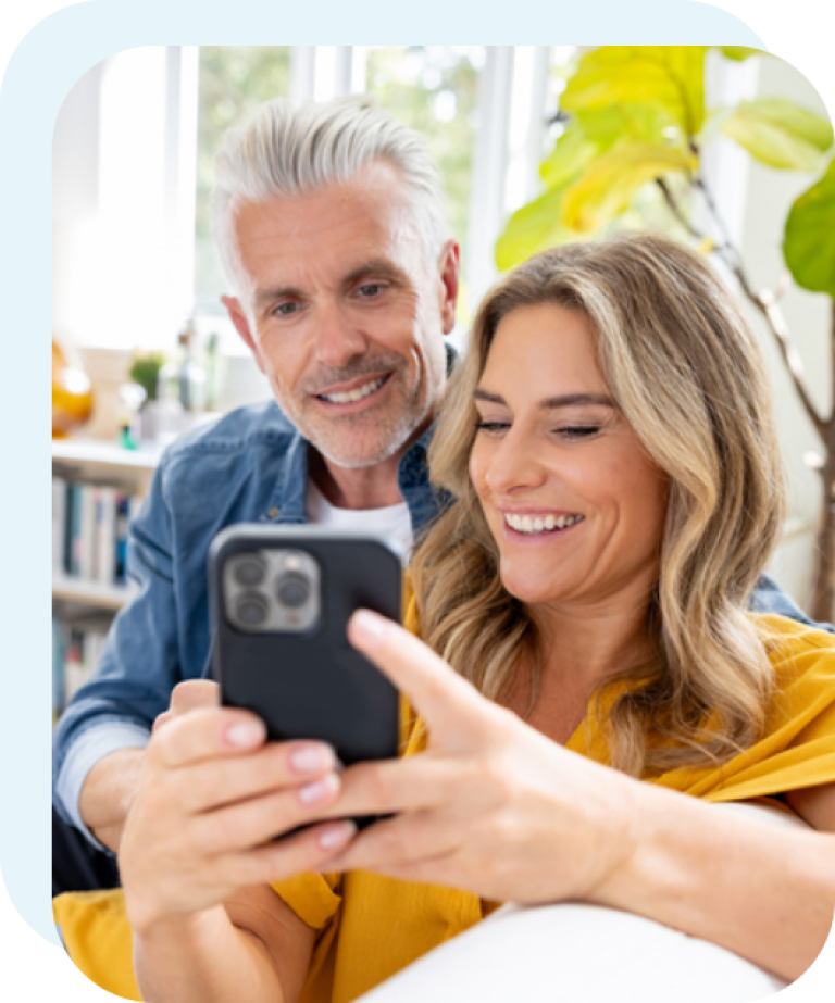 Couple learning how to make a transfer using the Civic how-to guide.